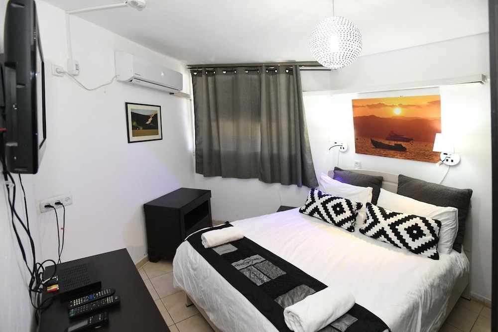 Avi's Suites - 44 Hativat Hanegev