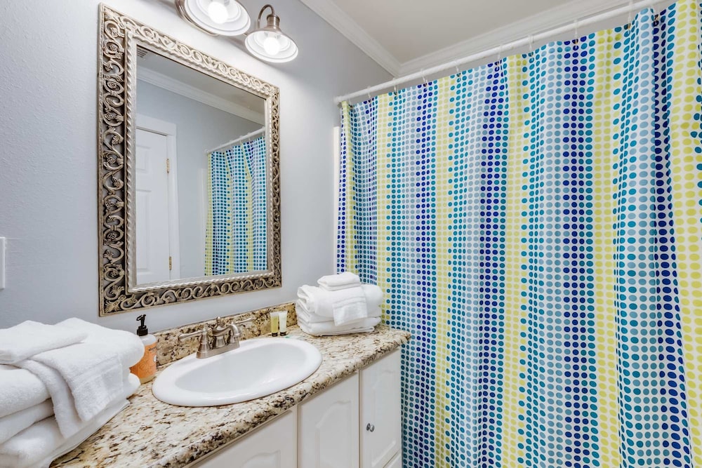 Sel De Vie 6 BR Sleeps 18 dog Friendly