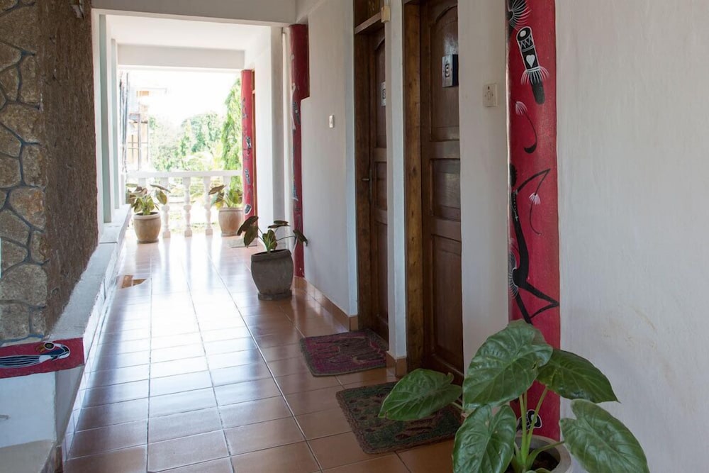Q-Bar & Guest House