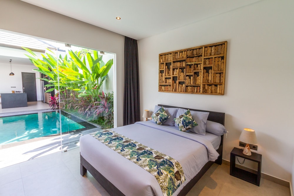 Villa Lys by Alfred in Bali - Charming 3BD Villa w Pool View Near Berawa Beach