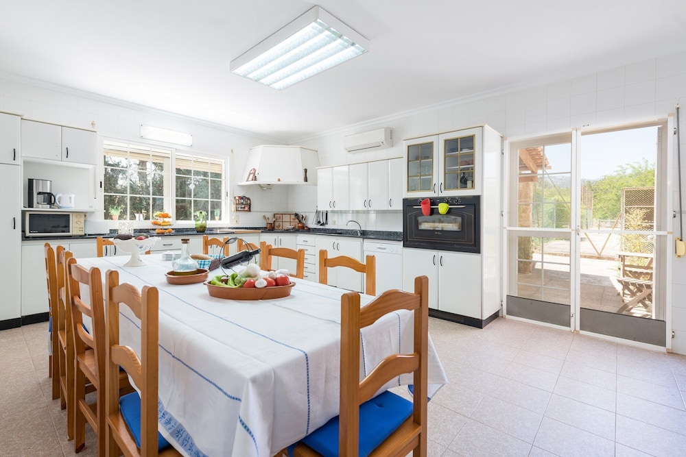 Villa in Campanet With Private Pool & Tennis