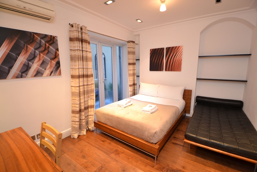 Luxury Hyde Park