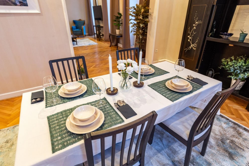 Missafir Historical Flat With Sea View in Beyoglu