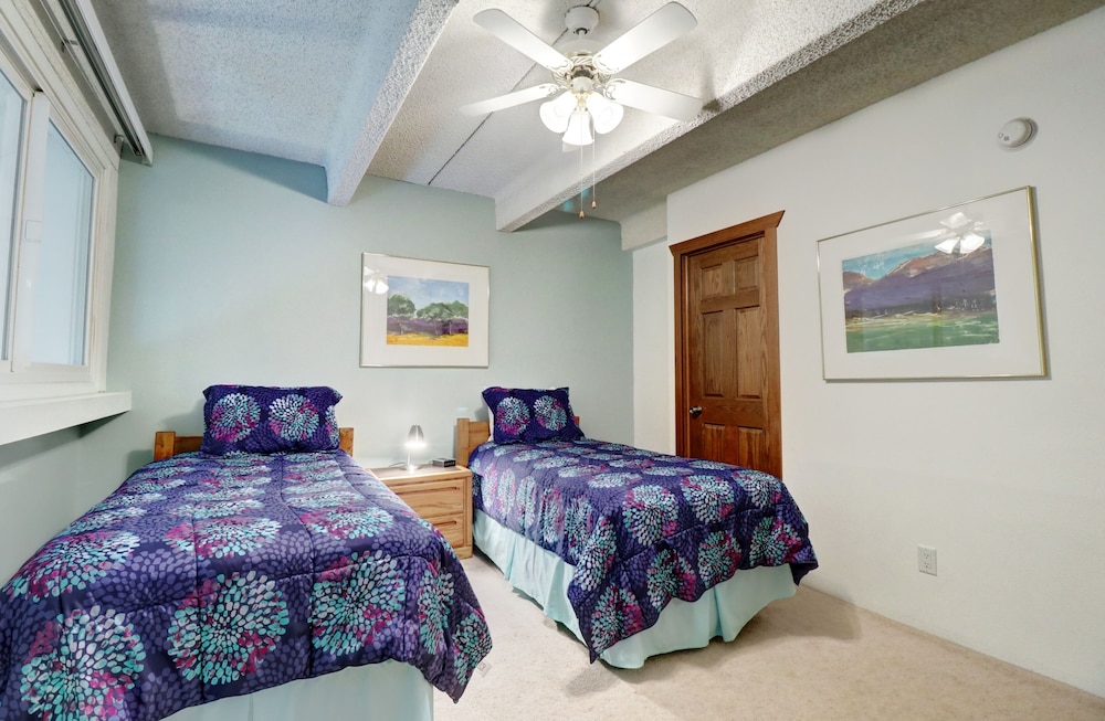 Large Condo in East Village Condo - Easy Walk to Super Bee - WH301 by RedAwning view 5