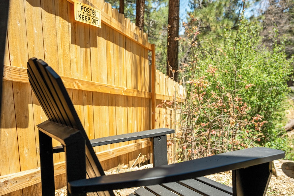 Luxury Studio Escape - Trails & Views