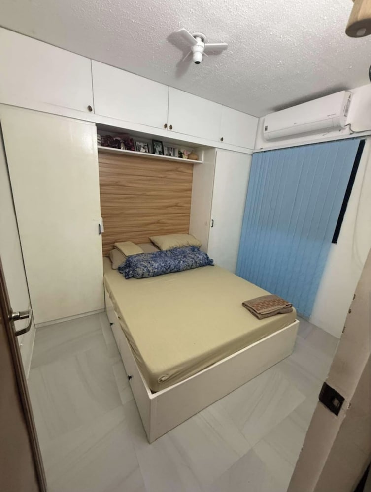 3 Bedroom Fully Furnished Aircon House With Free Car Park