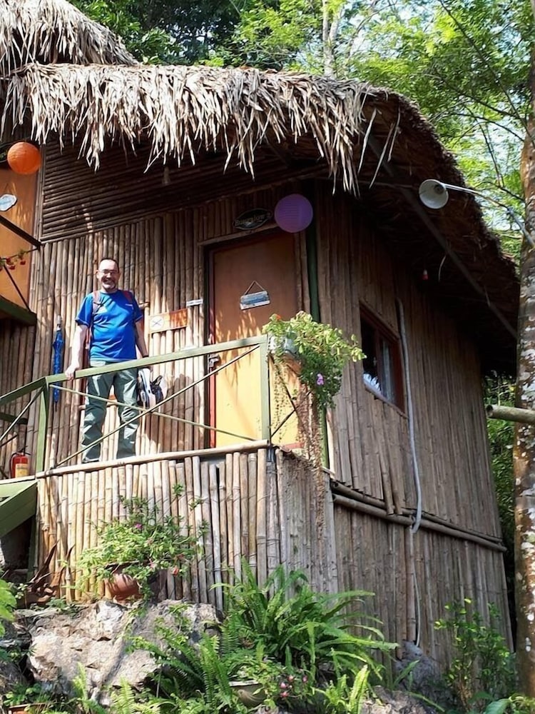 Green Hill Hostel & Homestay