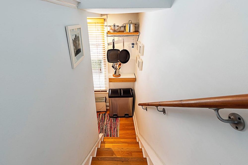 Charming One-bedroom Gem in Earls Court