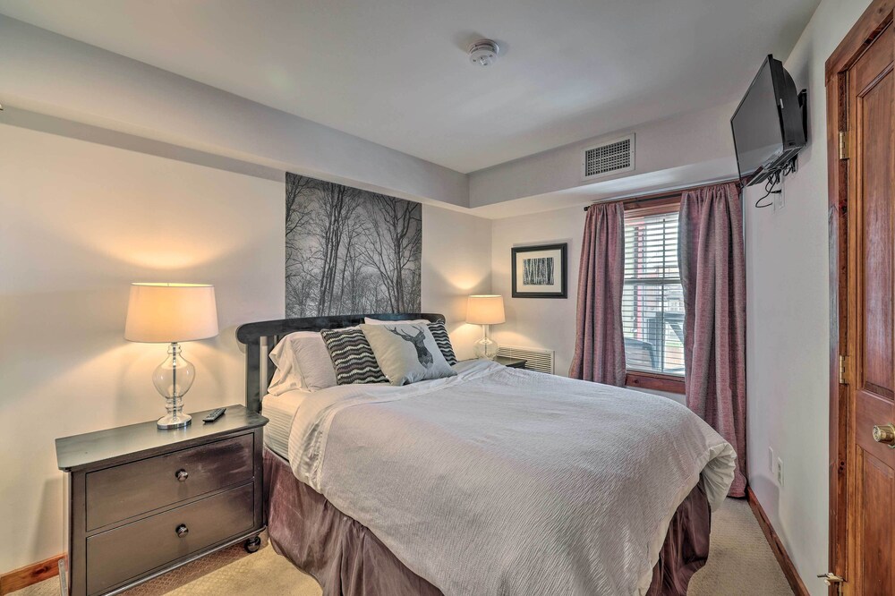 Ski-in/out Condo in Snowshoe Mountain Resort! view 4