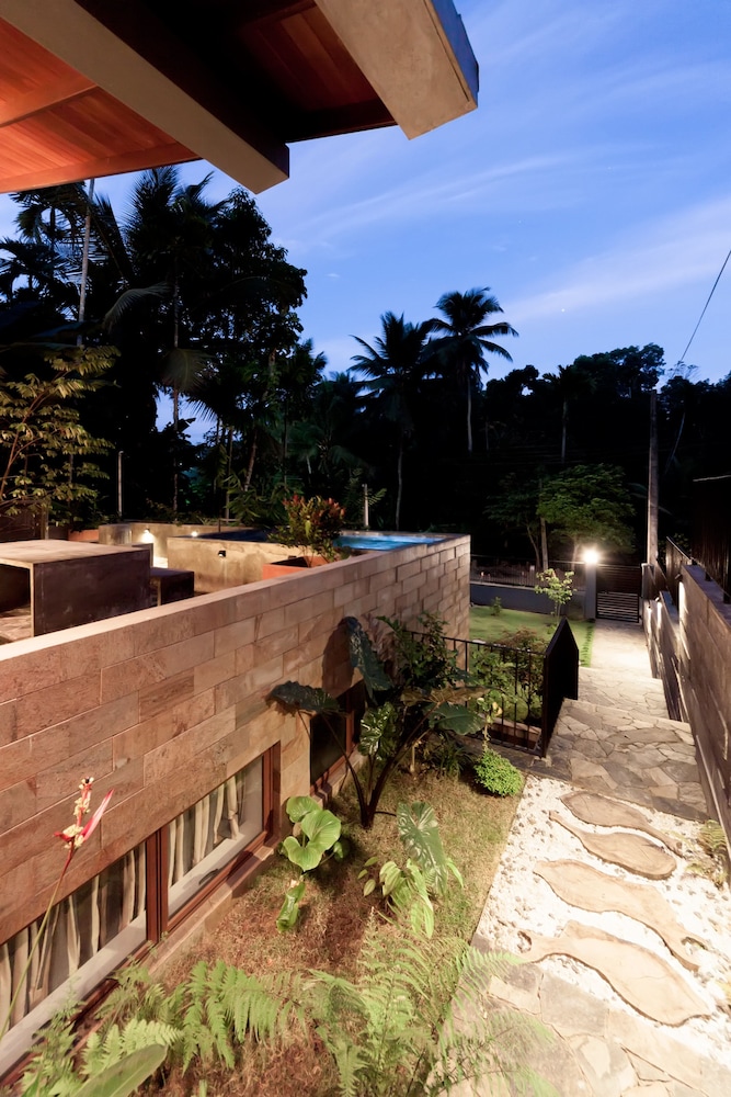 Nisala Villa