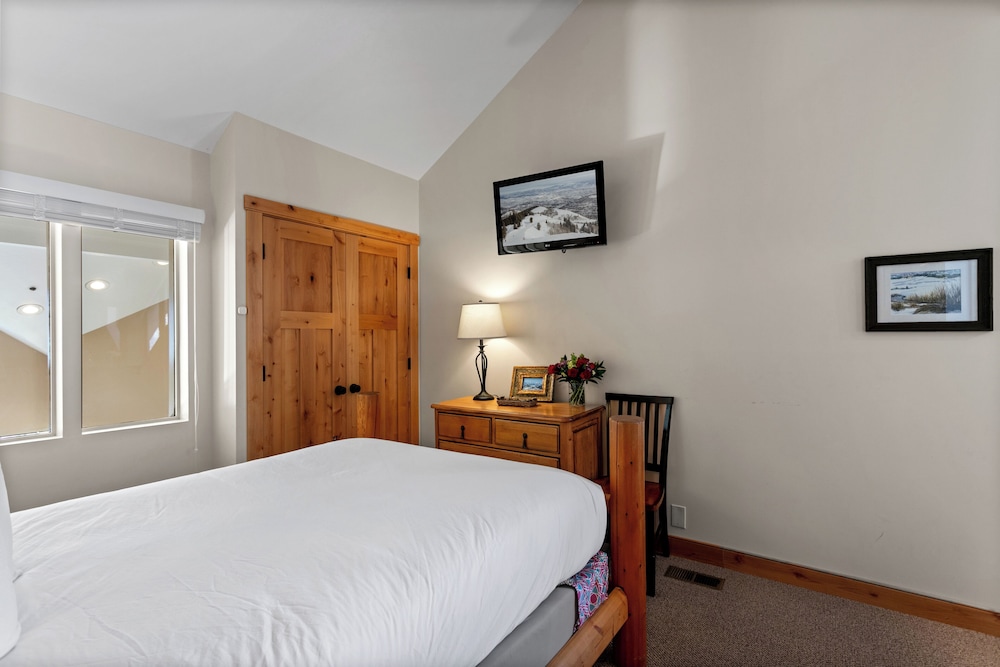 Queen Esther at Deer Valley Resort - Four Bedroom Condo with Hot Tub #2447 4 Condo