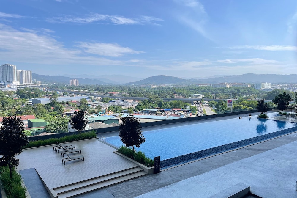Netizen Cheras Residence by Emily in Town