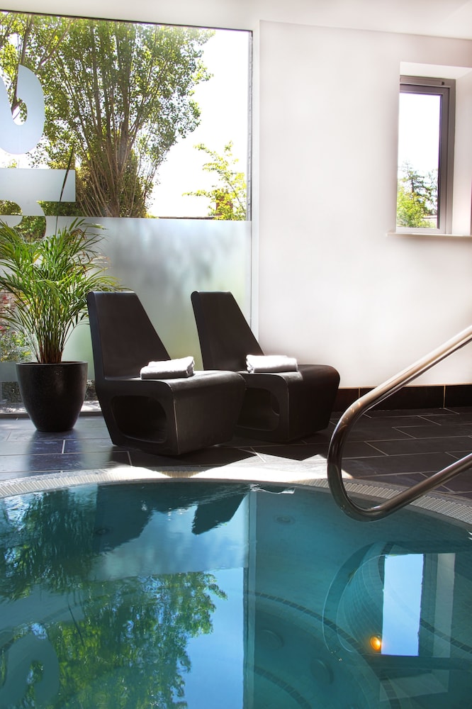 Yeovil Vacations - Lanes Hotel - Property Image 18