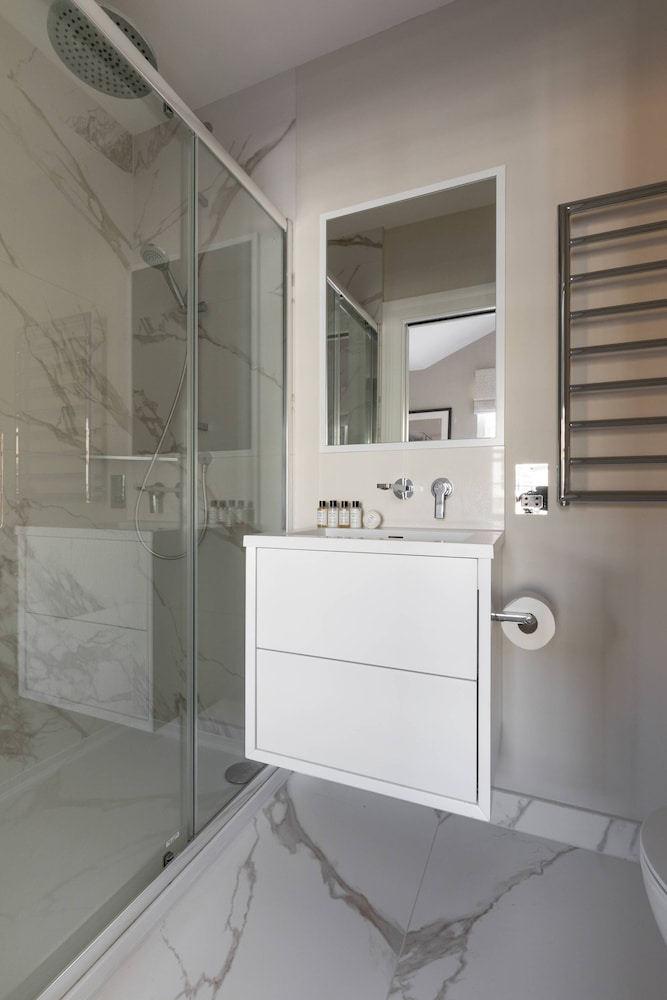 Callcott Street IV by Onefinestay