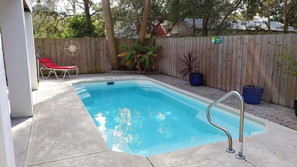 1313 6th Avenue - Rest A Shore