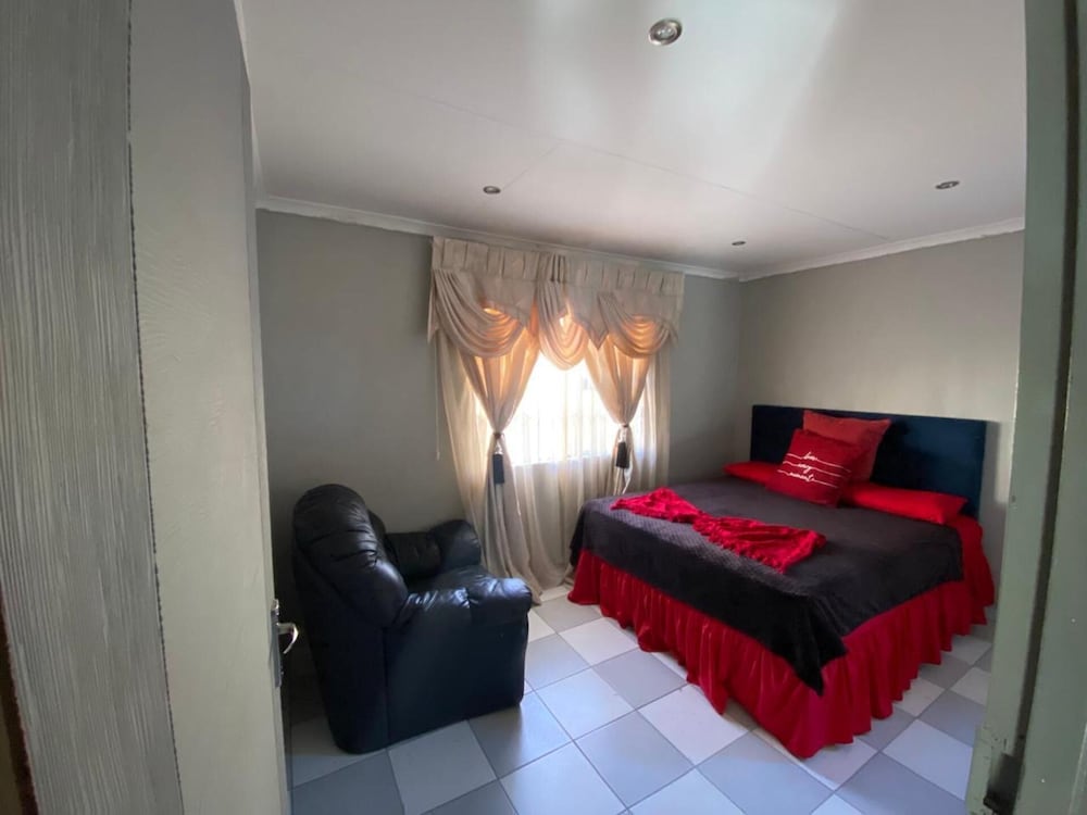 Newlands Comfortable Abode in Johannesburg