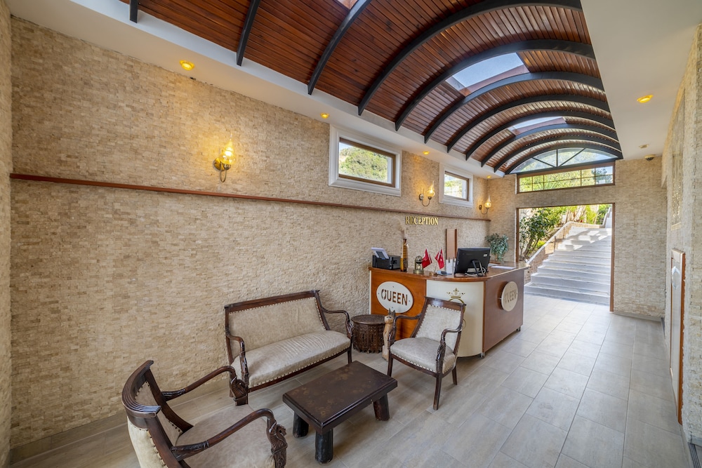 Queen Boutique Hotel - Image 15