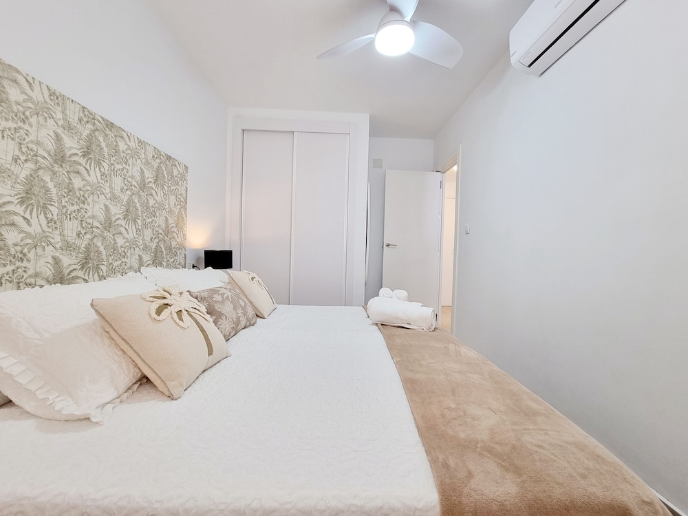 Modern and Cozy Apartment Just Steps From Los Locos Beach