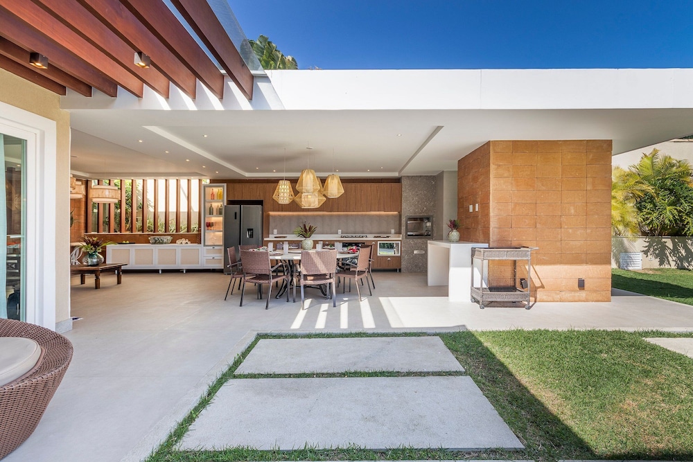 Bz45 Rua das Pedras Casa com Piscina