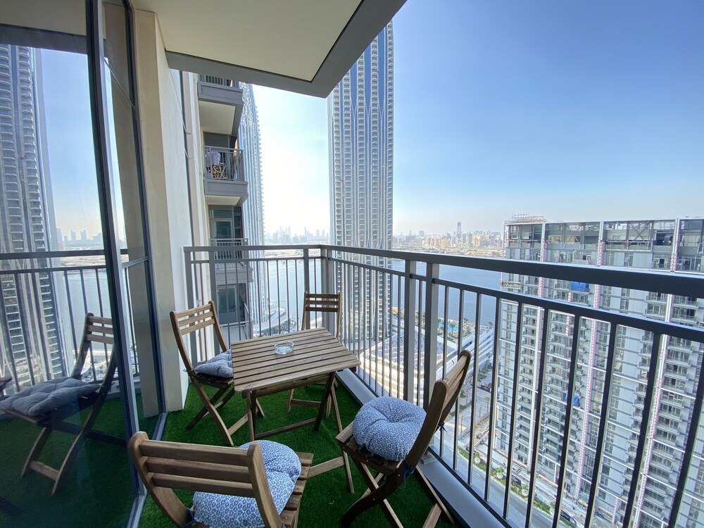 LuxBnB Creek Rise Tower Harbor Views
