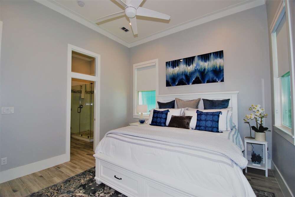 Seaglass Cottage - Private Home At The Shores 3 Bedroom Home by RedAwning view 2