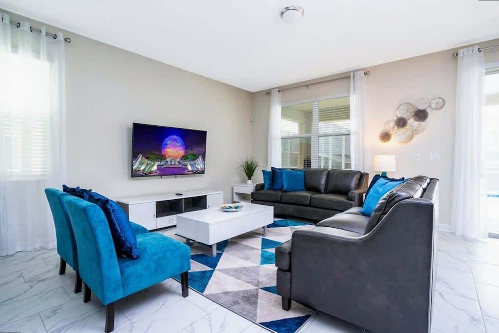 Spacious 7BR w Pool Spa Game Room Near Disney