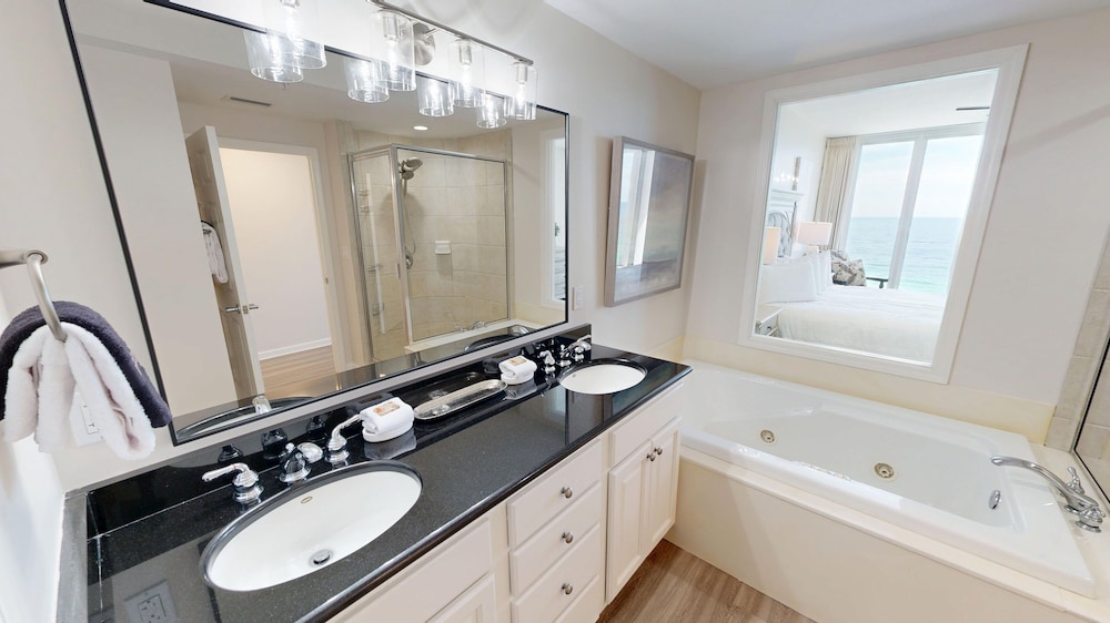 Silver Beach 1104w 3 Bedroom Condo