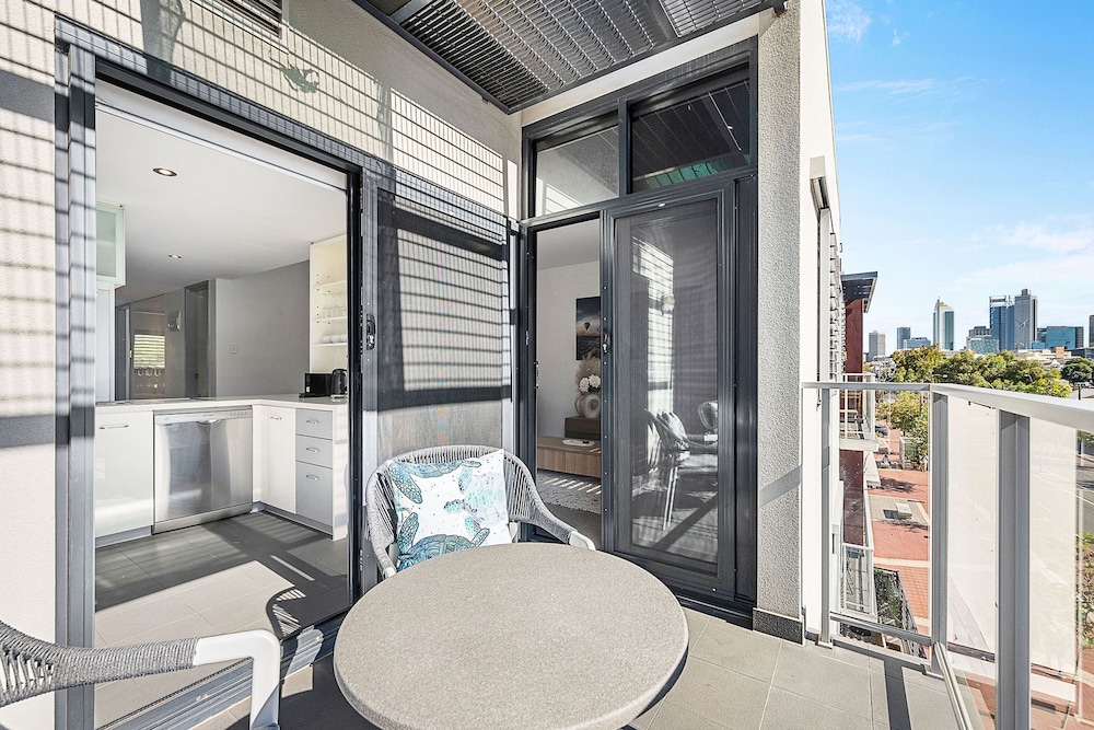 2bdr on Beaufort Street Parking - Mount Lawley