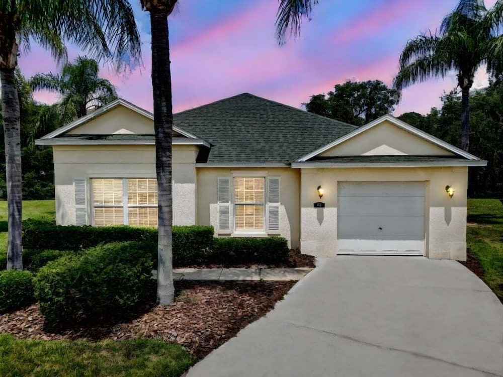 Reserve Retreat - Gated 4br With Pool Near Disney 4 Bedroom Villa