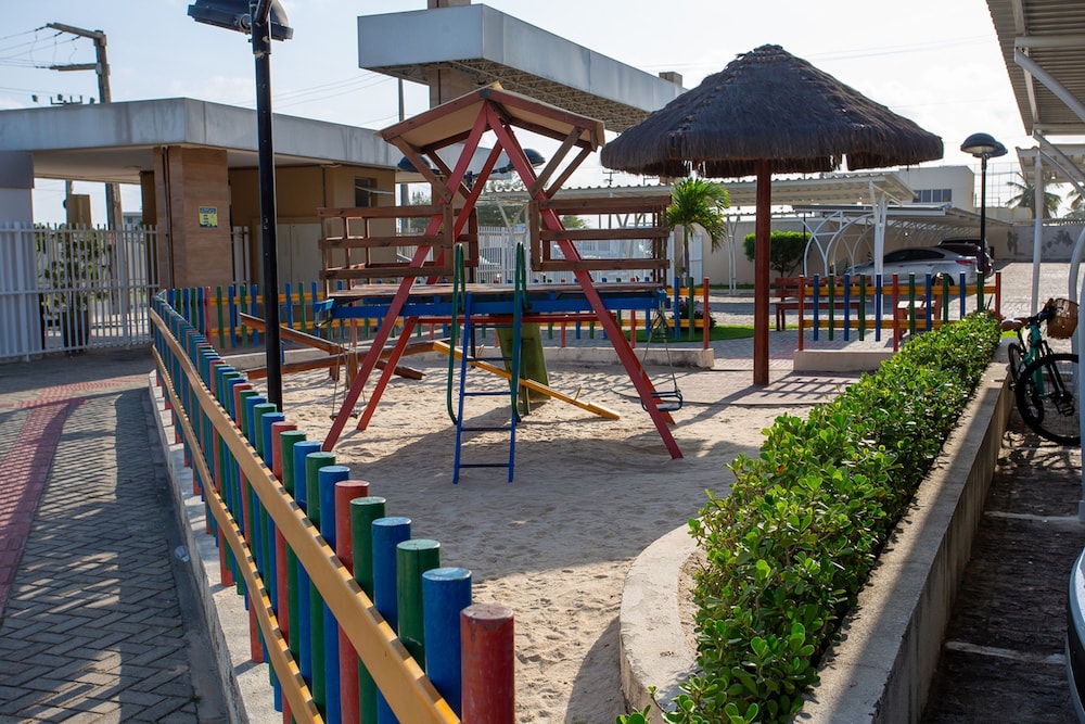 Apto com Piscina e Garagem em Barra dos Coqueiros