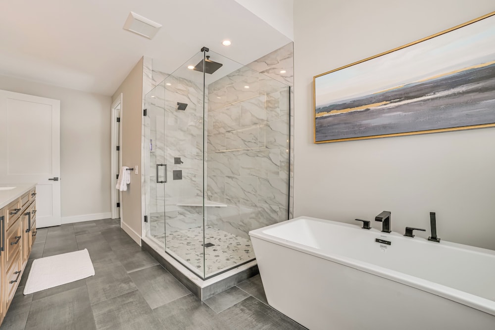 Boyne Mtn Retreat w/ Hot Tub + Shuttle to Resort!