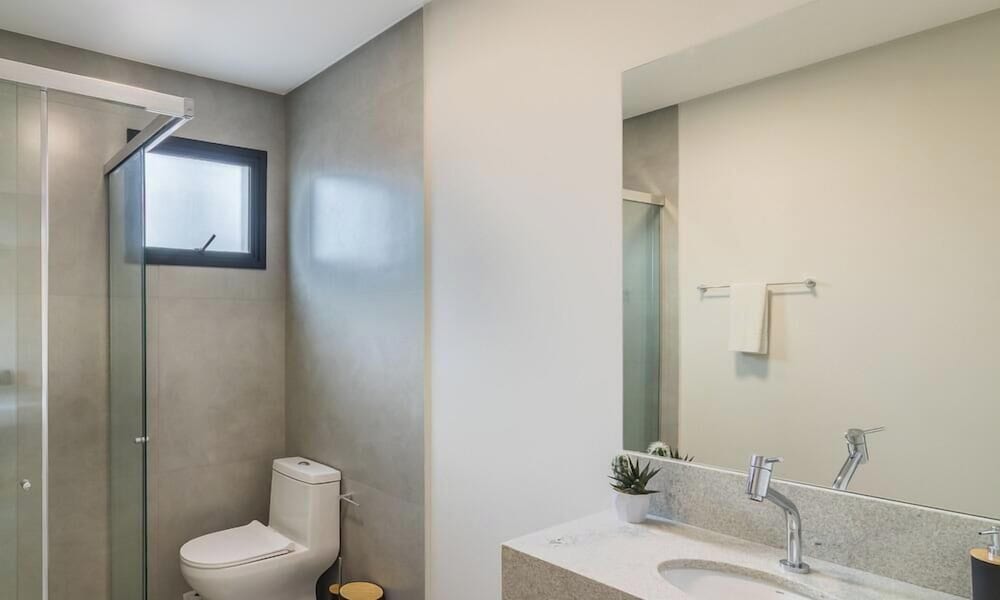 Your Exclusive Stay Just Steps From the sea in Meia Praia - FFS II