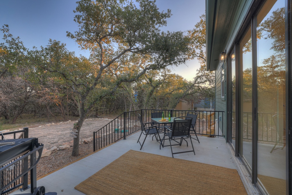 Serene Getaway Nestled in the Tx Hill Country!