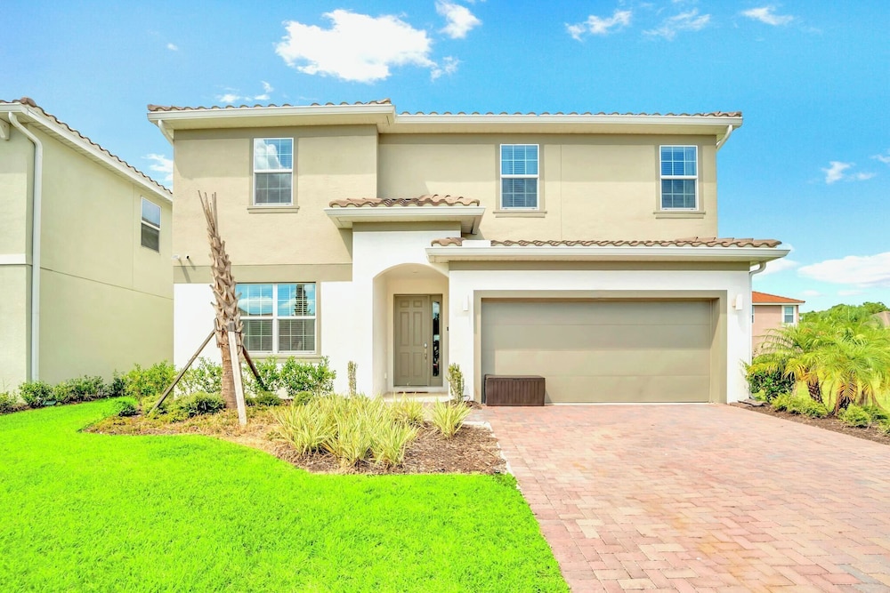 18Guest LakeView Home w HotTub Cinema - Image 1