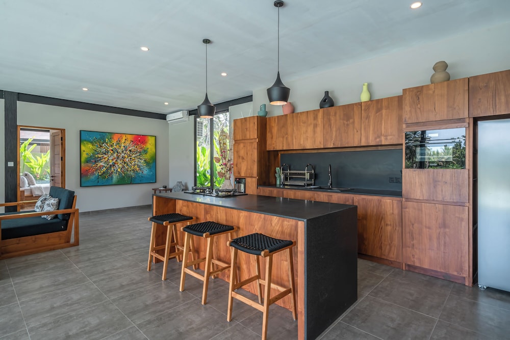 Xanadu - 5BR Ubud Designer Villa, Pool with Rice Fields Views