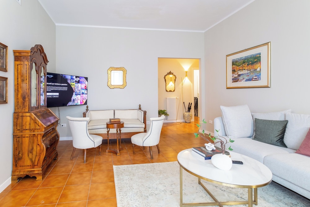 HouSmart Lorenzo Costa 17