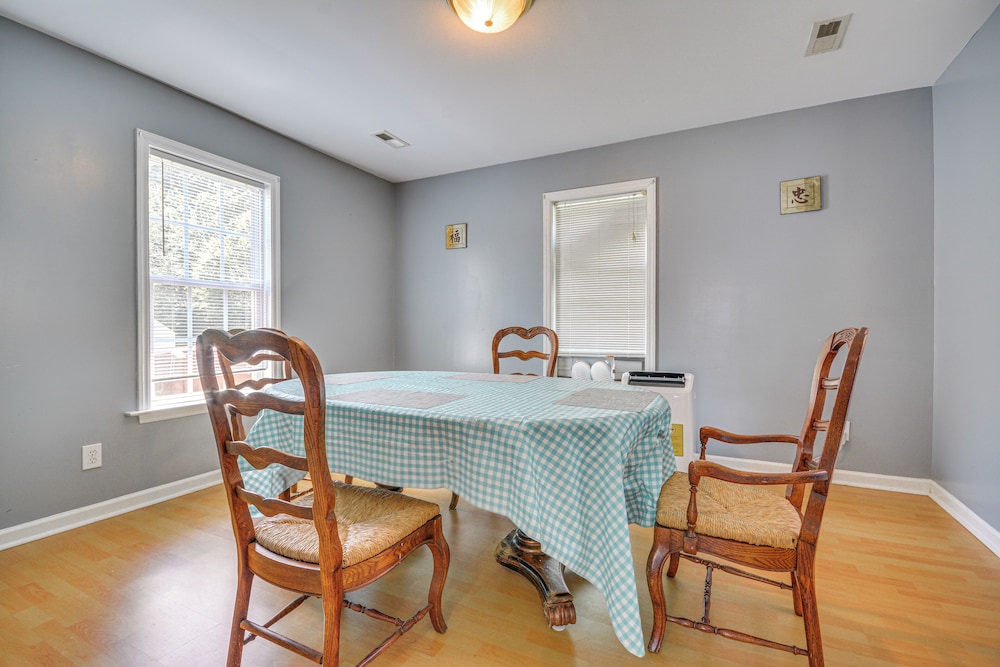 < 4 Mi to Dtwn Greensboro: Renovated Home w/ Yard!