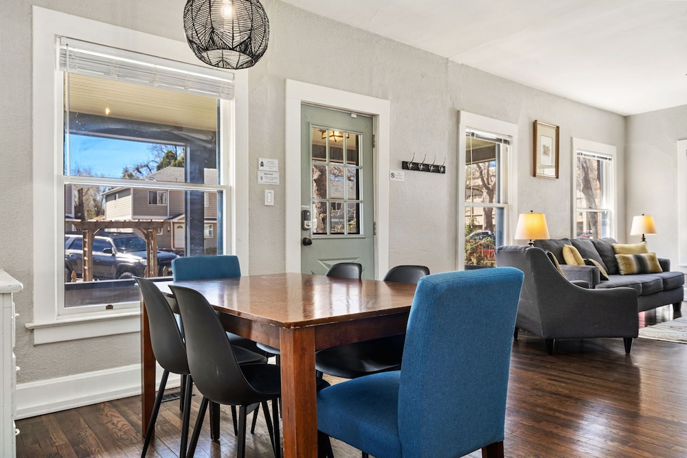 Old Town Retreat w/ Hot Tub Perfect for Groups!