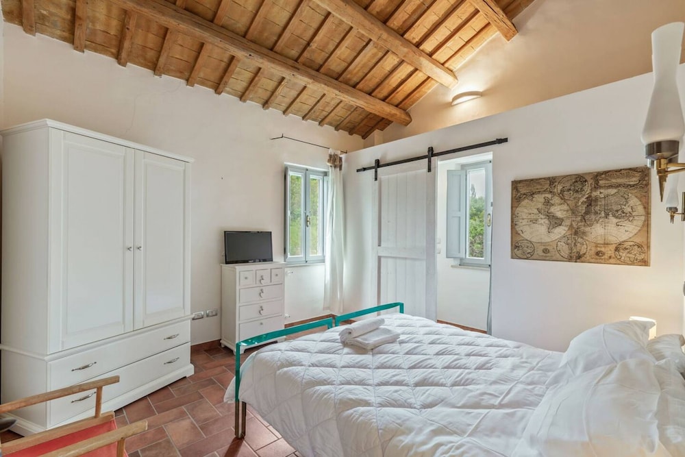 Big Historic Private Villa With Pool and Garden