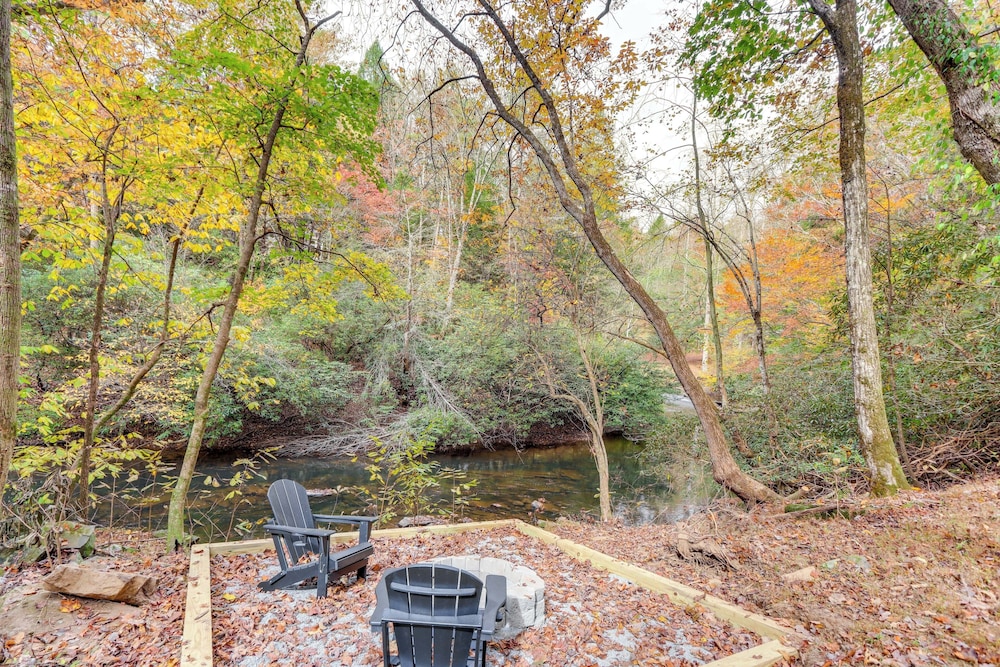 Private Hot Tub: Secluded Ellijay Cabin on River