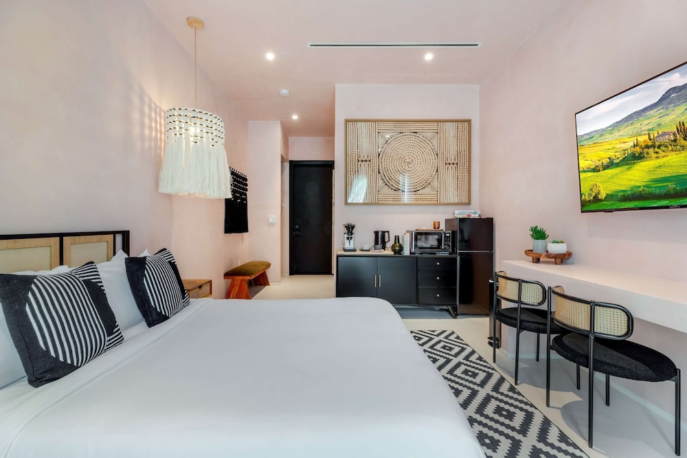 Artisan Studio- Breakfast Nook by Design District