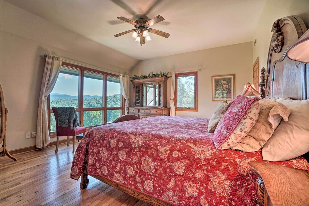 Hilltop Home w/ Panoramic Forest & Mountain Views!