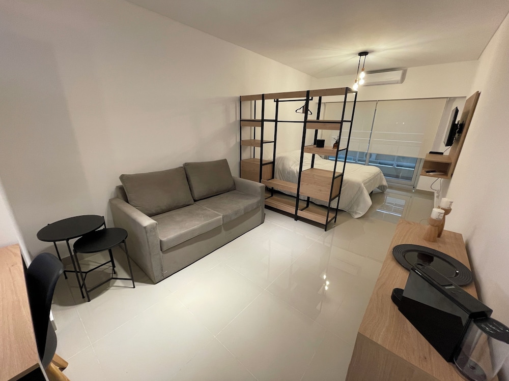 Ayres Suites Moreno