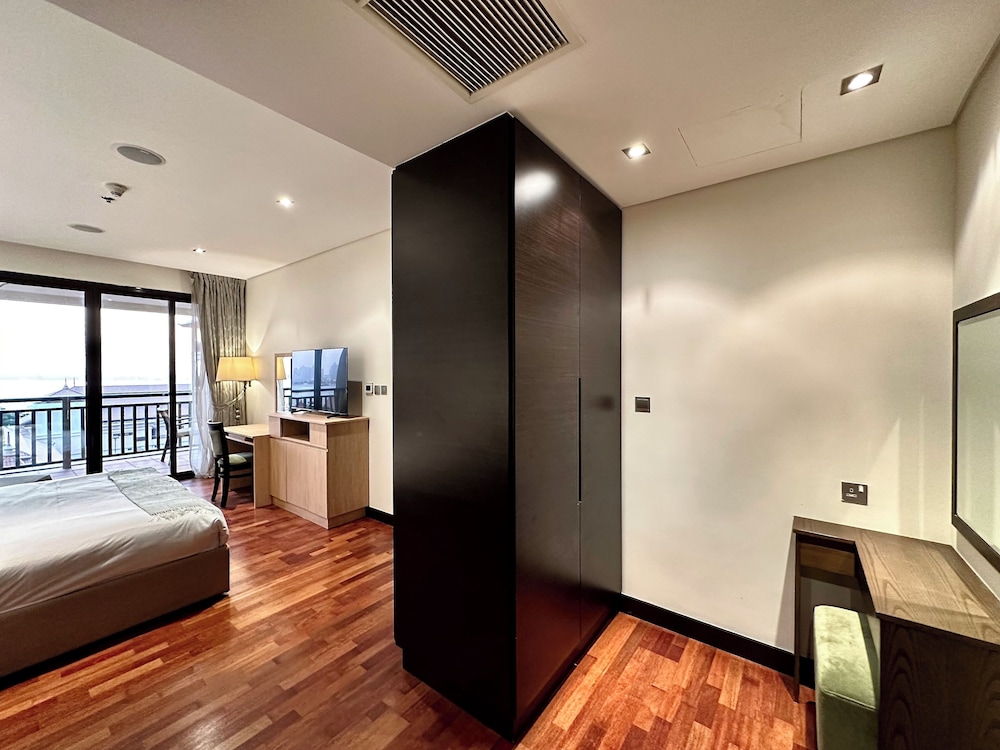 Lux BnB I Palm Jumeirah Resort I Palm Views