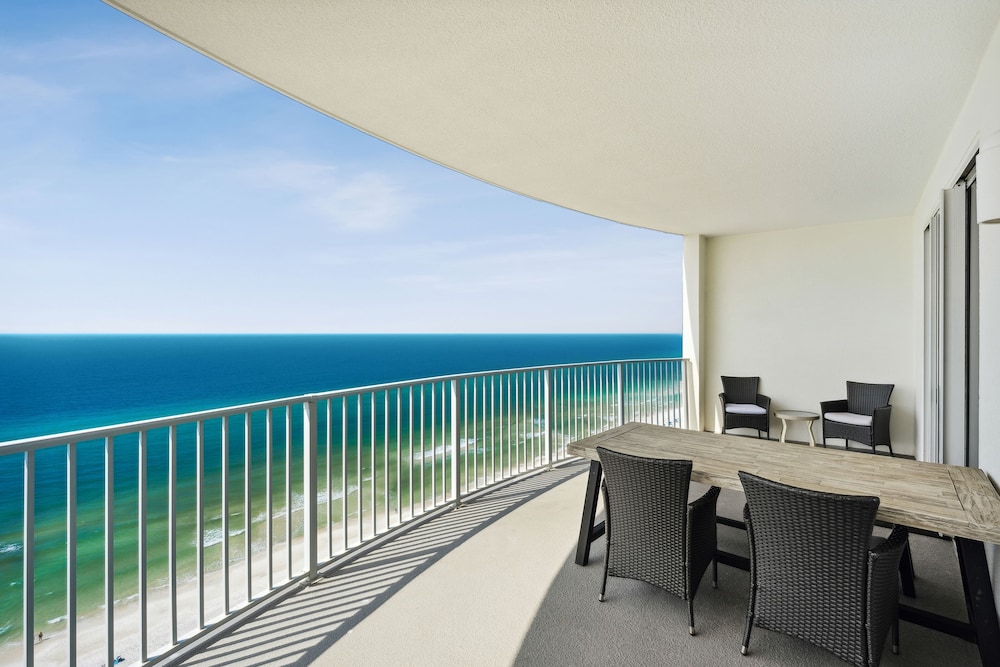 Twin Palms by Book That Condo