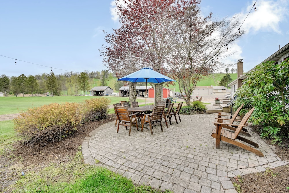 Fishing Pond & Spacious Yard: Quiet Home in Sodus!