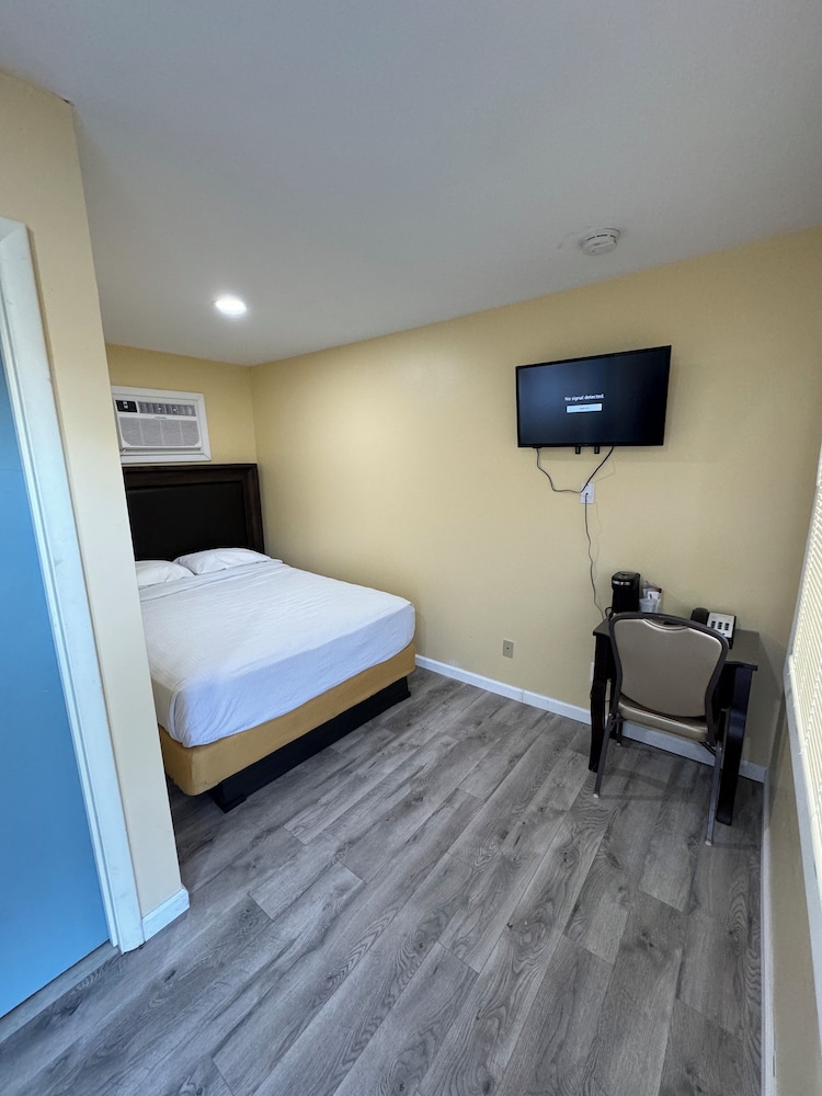 Royal INN