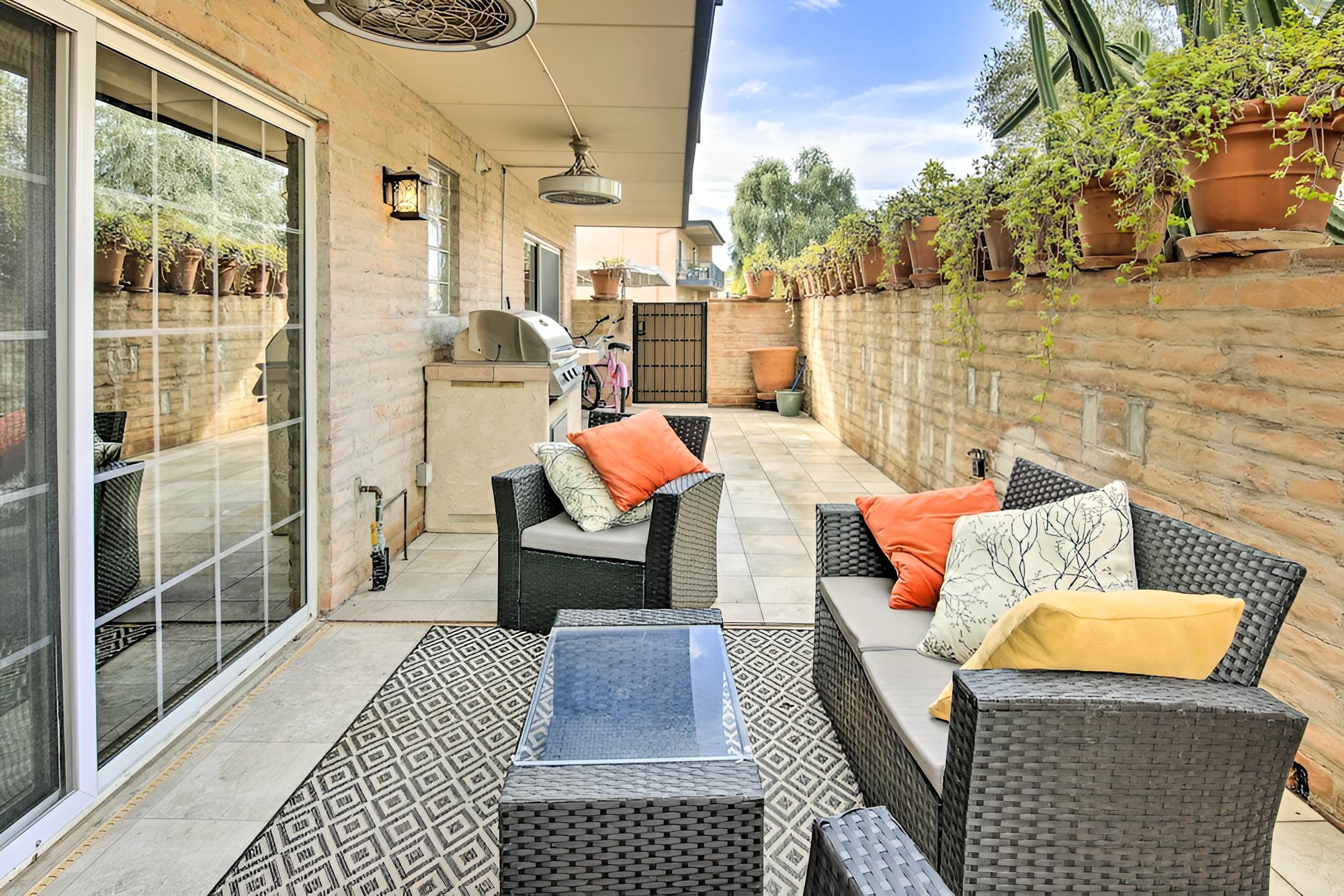 Scottsdale Condo ~ 2 Mi to Downtown! view 3