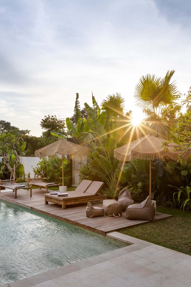 Villa Chempaka by Alfred in Bali - New Luxe Tropical 4BR Dream Villa in Canggu