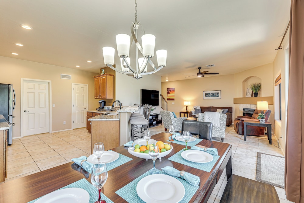 Gold Canyon Golfer's Getaway w/ Scenic Views!
